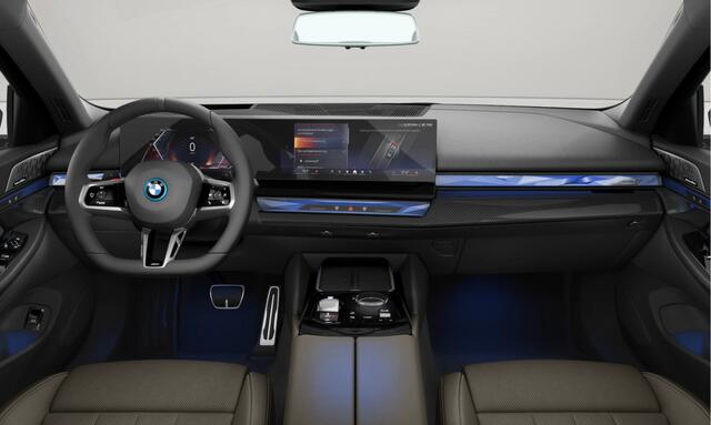 BMW 5-SERIE Touring 550e xDrive - M-Sport Pro - Pano - Bowers & Wilkins - NP 111.000