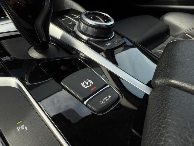 BMW 5-SERIE 530i High Executive | Pano | 19"LMV | Leer | Cam