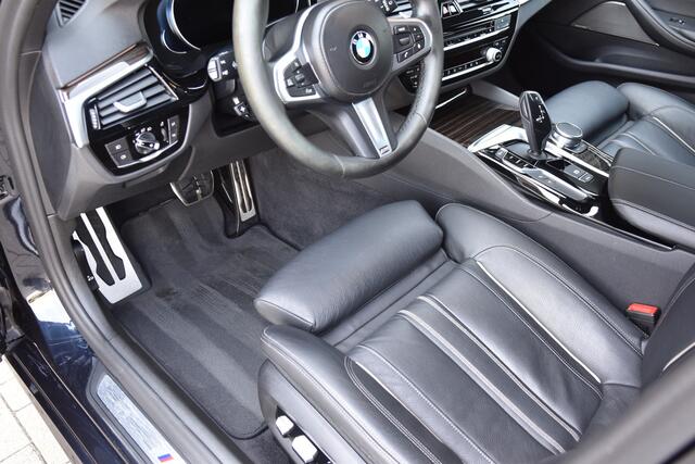 BMW 5-SERIE Touring 540i xDrive High Executive * M-Sportpakket * Panoramadak * Comfortstoelen * Head-up *