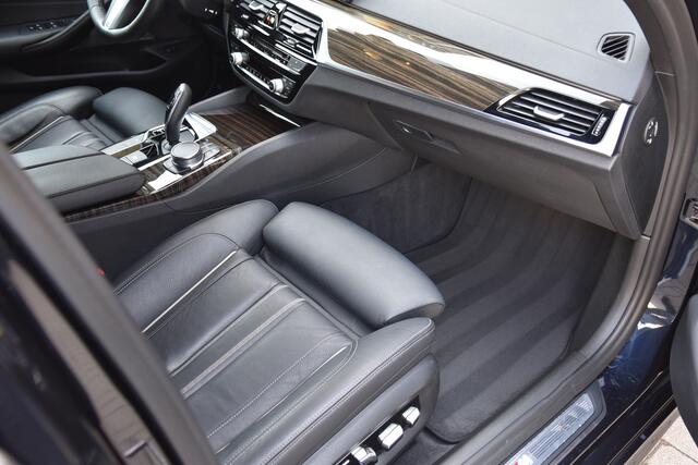 BMW 5-SERIE Touring 540i xDrive High Executive * M-Sportpakket * Panoramadak * Comfortstoelen * Head-up *