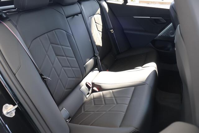 BMW 5-SERIE Touring 530e | M Sport Pro | Driving Assistant Plus | Bowers & Wilkins | Trekhaak | Innovation Pack | Glazen Panoramadak