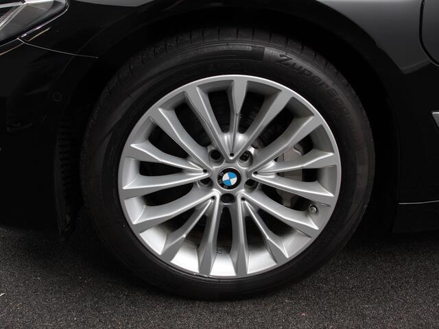 BMW 5-SERIE Touring 530e Business PHEV AUTOMAAT Adaptieve cruise control LED Leder Navigatie Stoelverwarming Achteruitrijcamera Sfeerverlichting Lane assist Climate control Apple Carplay/ Android Auto