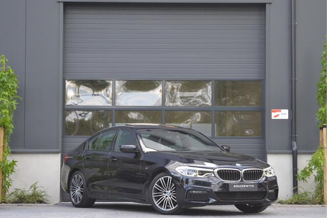 BMW 5-SERIE 520i High Executive M-Sport Schuif/kantel dak | Head up | Memory Seats | stoelverwarming/koeling