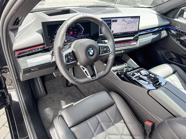 BMW 5-SERIE Touring 520i | M Sport | Harman-Kardon | Panoramadak | Innovation Pack |