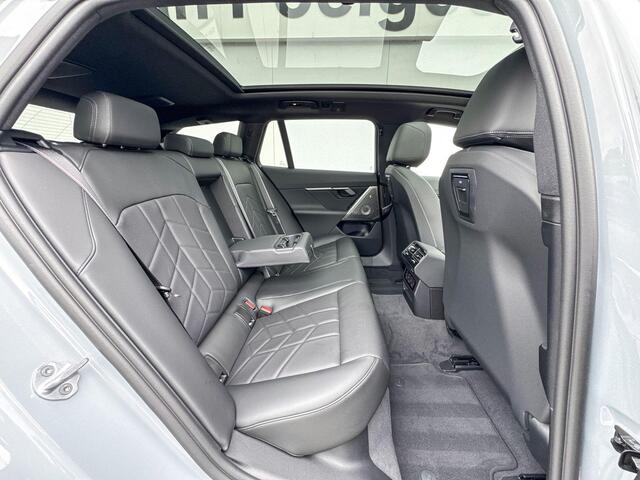 BMW 5-SERIE Touring 520i | Innovation Pack | M Sport | Panoramadak | Bowers & Wilkins |