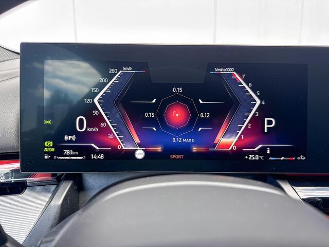 BMW 5-SERIE Sedan 520i | Innovation Pack | M Sport | Travel Pack | Panoramadak |