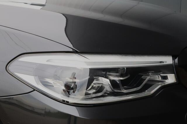 BMW 5-SERIE Touring 540i xDrive M Sport 19inch Trekhaak 360° Harman-Kardon
