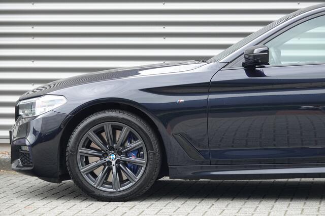 BMW 5-SERIE 540i xDrive High Executive M-Sport | Schuifdak | Massage | HUD | H&K | ACC | 360 |