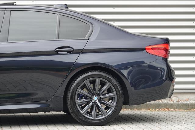 BMW 5-SERIE 540i xDrive High Executive M-Sport | Schuifdak | Massage | HUD | H&K | ACC | 360 |