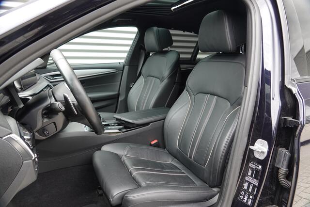 BMW 5-SERIE 540i xDrive High Executive M-Sport | Schuifdak | Massage | HUD | H&K | ACC | 360 |