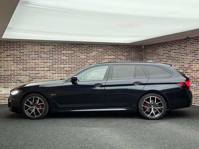 BMW 5-SERIE Touring 530e Executive M-Pakket| Adaptieve cruise| Dealer garantie|