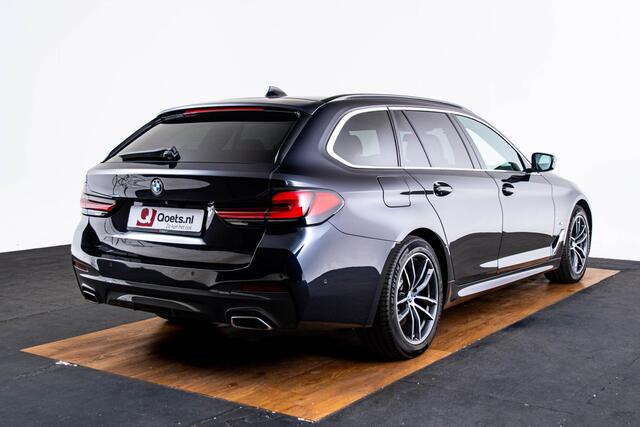 BMW 5-SERIE Touring 530e xDrive High Executive M Sport - Panoramadak - Driving Assistant Professional - Comfortstoelen - Massagestoelen - Head up - BMW Laserlight - Parking Assistant Plus - Comfort Access -