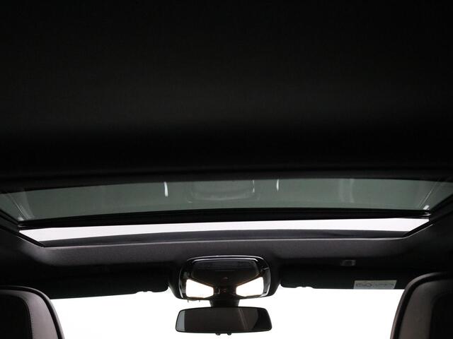BMW 5-SERIE Touring 540i xDrive High Executive | VOL! | Harman Kardon | Panoramadak | Trekhaak | 360° Camera!