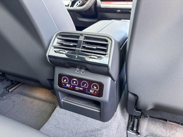 BMW 5-SERIE Touring 520i M-Sport / Comfort Stoelen / Glazen dak / Comfort Acces / Getinte Ramen / Trekhaak