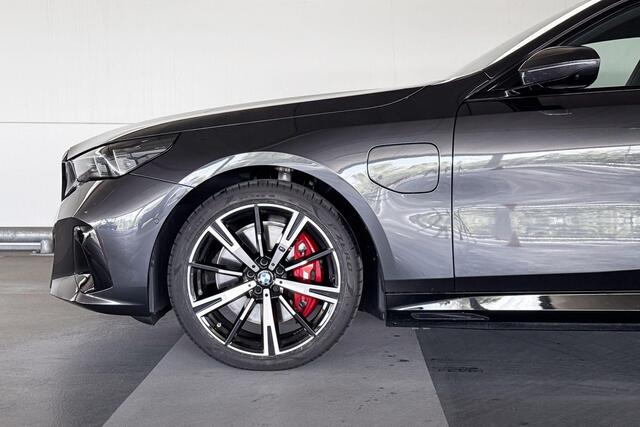 BMW 5-SERIE Touring 550e xDrive M-Sport