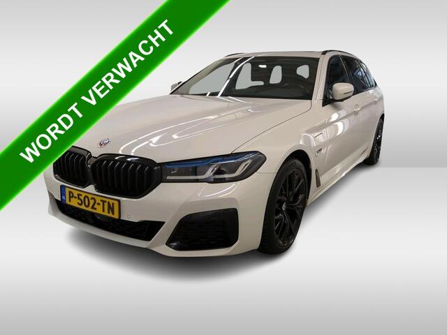BMW 5-SERIE Touring 530e xDrive Business Edition Plus / M-sport / Harman Kardon / Steptronic / Pano / Massagefunctie / Trekhaak elektrisch /