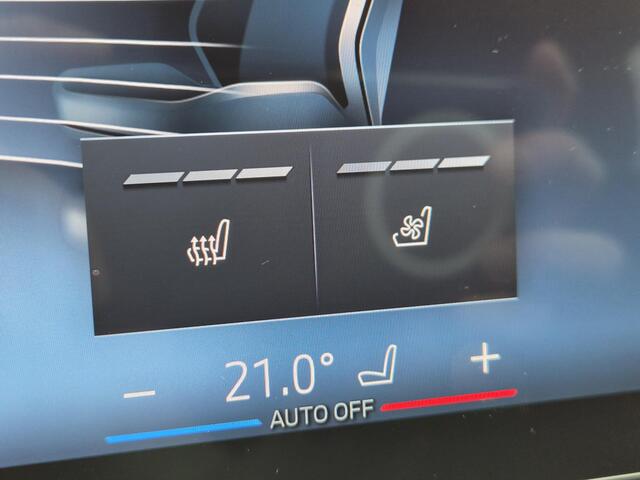BMW 5-SERIE 530e M Sport Edition / Fabrieksgarantie tot 06-2028 / NL'se auto / Trekhaak / 1800kg Trekgewicht / Harman/Kardon audio systeem / Comfort Pack & Travel Pack / Elektrische achterklep / Adaptief cruise control / Voorstoelen verwarmd & geventileerd / Achterui