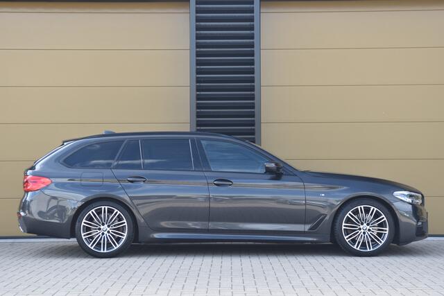BMW 5-SERIE Touring 520i High Executive Edition * M-Sport * Comfortstoelen * Panoramadak * Head-up * Hifi * Camera * Sfeerverlichting *