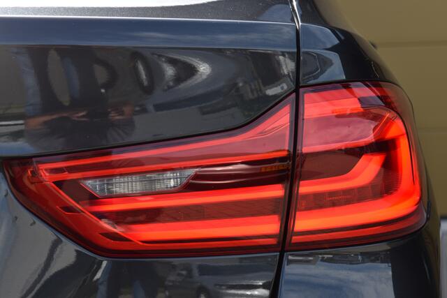 BMW 5-SERIE Touring 520i High Executive Edition * M-Sport * Comfortstoelen * Panoramadak * Head-up * Hifi * Camera * Sfeerverlichting *