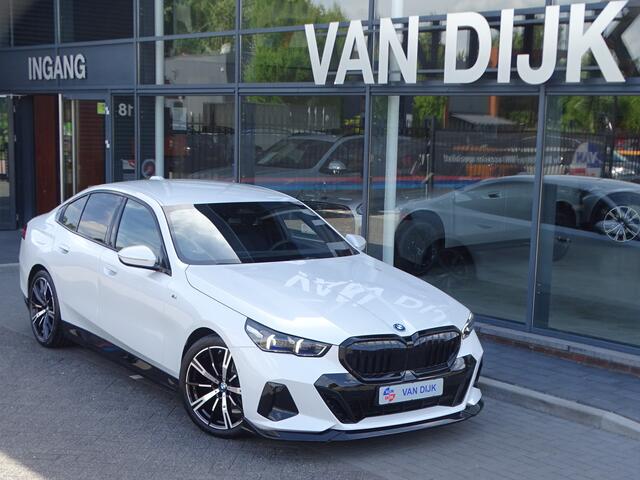 BMW 5-SERIE 530e M Sport Edition Drive-assistent-Plus Harman/Kardon Ada.led-koplamp 20'' LM Velgen