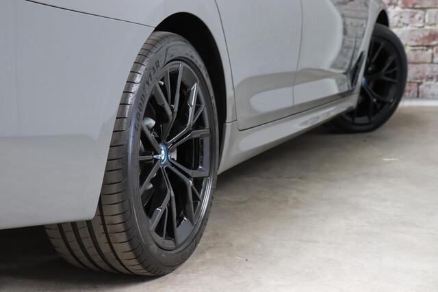 BMW 5-SERIE Sedan 530e High Executive M Sport Pakket Automaat / Live Cockpit Professional / Trekhaak / Laserlight / Comfortstoelen / Driving Assistant Professional / 19 Inch / Harman Kardon / Stoelverwarming / DAB / Parkeerhulp Plus / Stoelverwarming / Extra Getint G