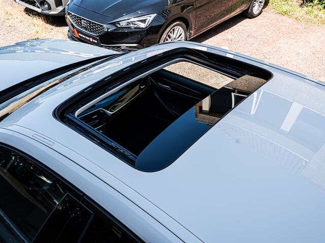 BMW 5-SERIE 530i High Exe PANO CAMERA ELEK TREKHAAK SHADOW LINE
