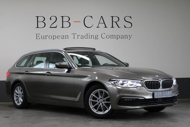BMW 5-SERIE Touring 520d High Executive | Panorama | Head-up | Leder | Trekhaak