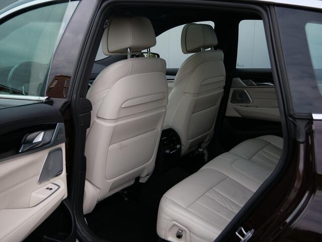 BMW 6-SERIE Gran Turismo 630i High Executive 259 Pk Automaat Navi / DAB / Apple Carplay / Camera / Leer / Pano-dak