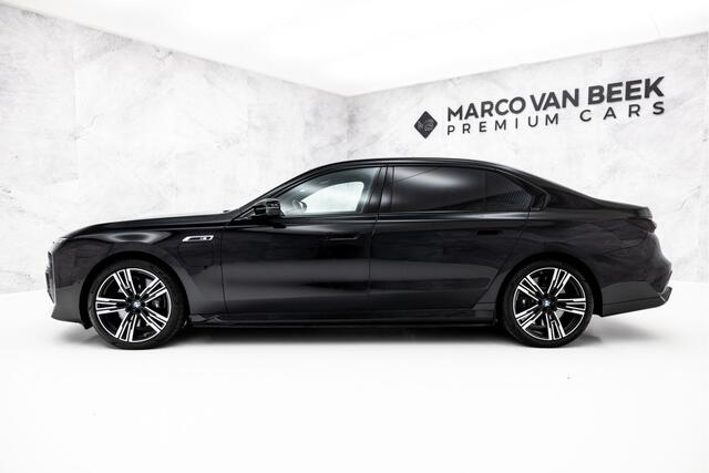 BMW 7-SERIE M760e xDrive | Pano Sky Lounge | Stoelventilatie | Massage | VOL!