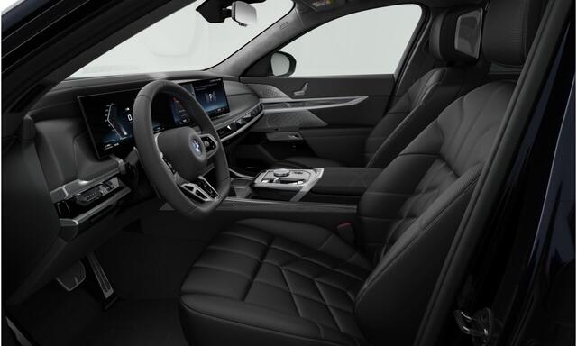 BMW 7-SERIE M760e xDrive | M-Sport Pro | 21'' | B&W | Panorama. | Driv. + Park. Prof. | Stoelvent. + Massage voor/achter | Theatre Screen | Trekhaak | Exe. Driv. Pro | Act. Steering | Gelaagd glas | Alcan. hemel