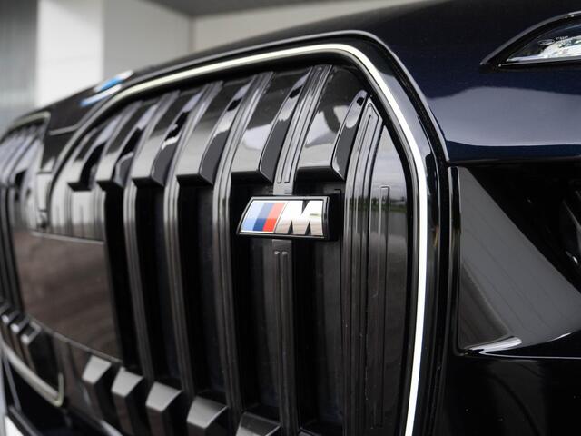 BMW 7-SERIE Sedan M760e | M Sportpakket | Innovation Pack | Connoisseur Pack | Executive Drive Pro | Executive Lounge | Driving Assistant Professional | Trekhaak