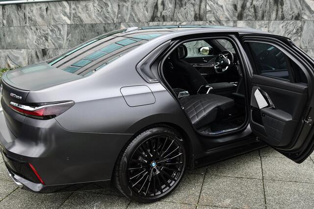 BMW 7-SERIE M760e xDrive |Theatre screen|M-sport|BTW|