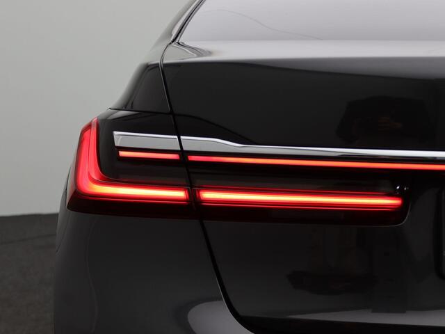 BMW 7-SERIE 750i xDrive High Executive | Driving Assist Prof. | Laserlight | Harman Kardon | Comfortstoel + Ventilatie | Schuifdak | 19''