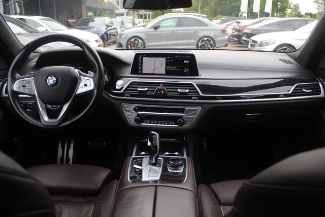 BMW 7-SERIE 745e High Exe. M Sport / Schuifdak / 360Camera / Head-up / Softclose / 20'' / Volleder / Nachtzicht / Laser LED / Stoelmassage 4x / Stoelventilatie 4x / Dodehoek / DAB / Navigatie / ACC