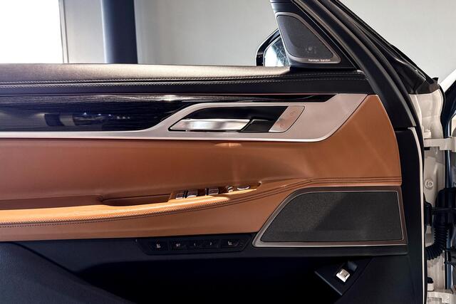 BMW 7-SERIE 750i xDrive High Executive | Glazen schuif-/kanteldak | Harman Kardon | Stoelventilatie |