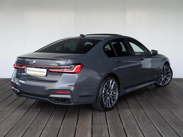 BMW 7-SERIE Sedan 745e | High Executive | Comfort Access | Soft Close | Schuif-/kanteldak | Stoelventilatie | Stoelverwarming | Head-Up Display | Harman Kardon | 20''