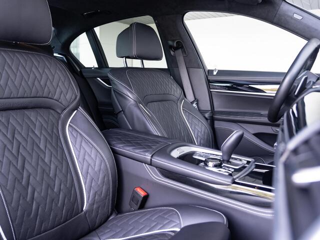 BMW 7-SERIE Sedan 745e | High Executive | Comfort Access | Soft Close | Schuif-/kanteldak | Stoelventilatie | Stoelverwarming | Head-Up Display | Harman Kardon | 20''