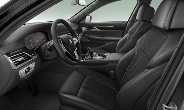 BMW 7-SERIE 730d - Active Steering - Dak - Standkachel - Stoelventilatie + Massage - Nappa Leder