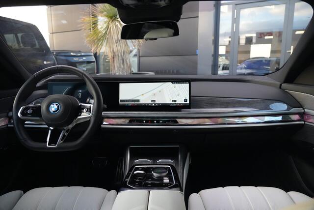 BMW 7-SERIE 750e xDrive M Sport 489pk ExclusiveLounge/HUD/B&W
