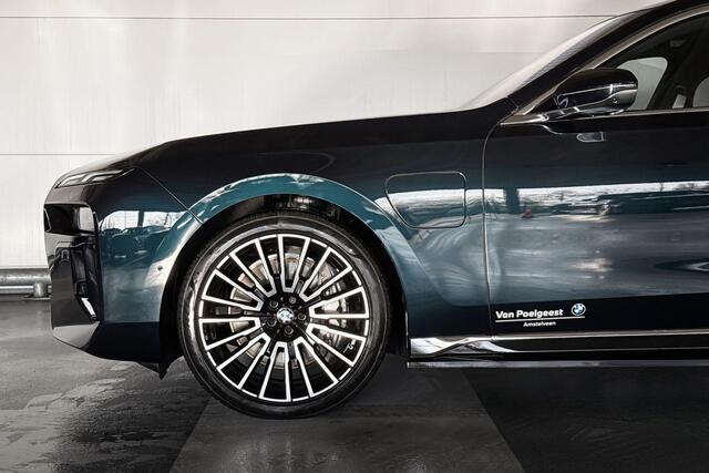 BMW 7-SERIE 750e xDrive | M Sportpakket | BMW Individual Interieur | Innovation Pack | Connoisseur Pack