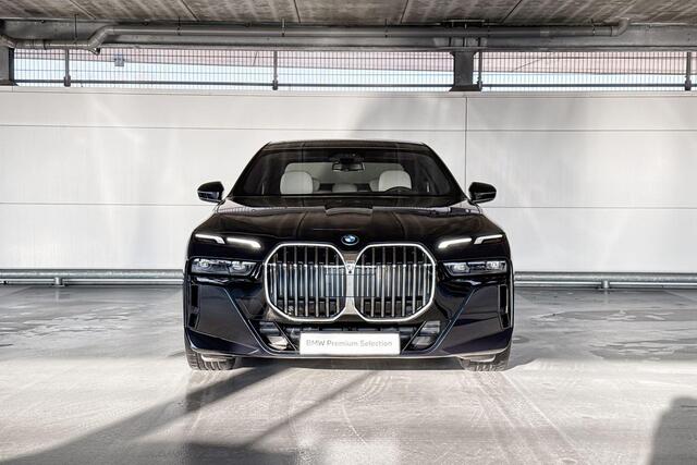 BMW 7-SERIE 750e xDrive | M Sportpakket | BMW Individual Interieur | Innovation Pack | Connoisseur Pack