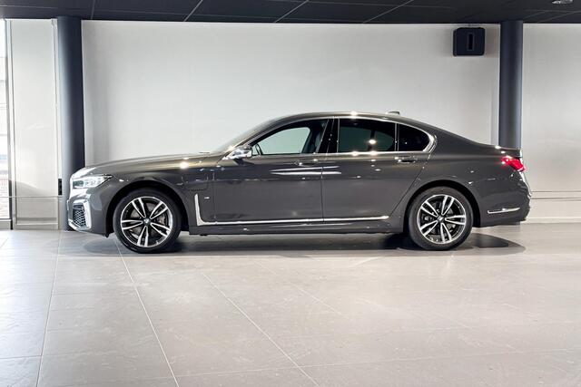 BMW 7-SERIE 745e High Executive | M Sport | Glazen Schuif-/kanteldak | Head-up Display | Stoelventilatie |