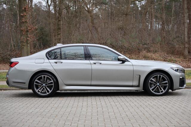 BMW 7-SERIE 745e High Executive M-Sport | Glasdak | CoPilot | Massage | Soft Close | Harman Kardon | HUD | Laser | Ambient Air | DAB | Achteras besturing | Geïsoleerd glas | Etc.