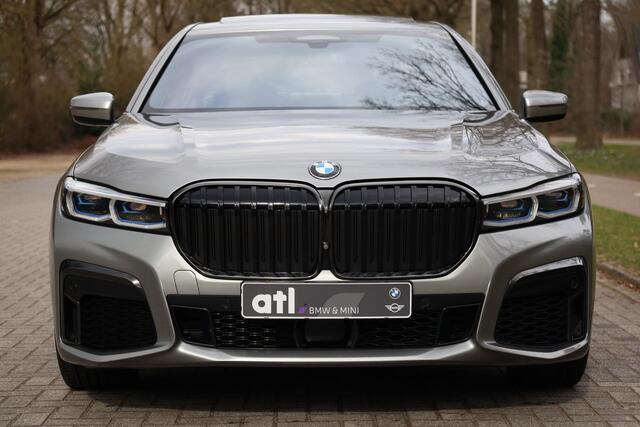 BMW 7-SERIE 745e High Executive M-Sport | Glasdak | CoPilot | Massage | Soft Close | Harman Kardon | HUD | Laser | Ambient Air | DAB | Achteras besturing | Geïsoleerd glas | Etc.