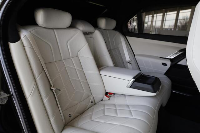 BMW 7-SERIE M760e xDrive