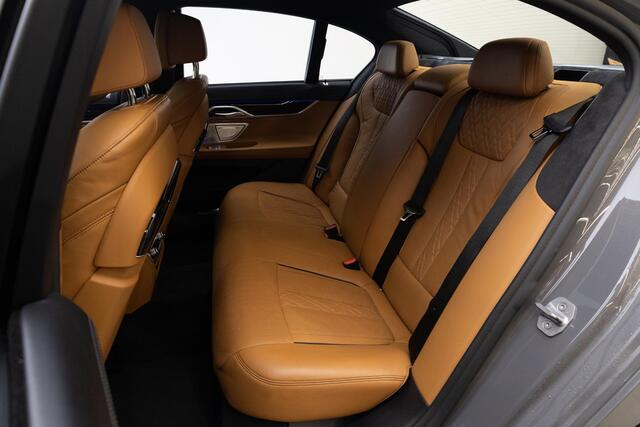 BMW 7-SERIE 745e High Executive | M Sportpakket | Co Pilot |