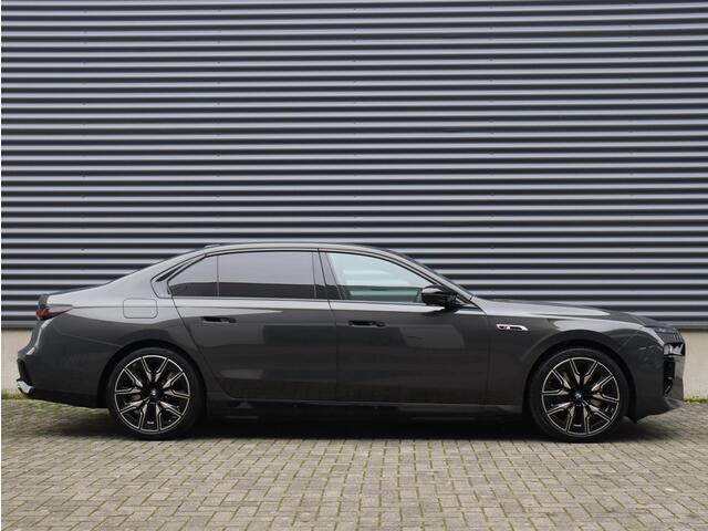 BMW 7-SERIE M760e xDrive | M Sportpakket Pro | Innovation Pack | Executive Drive Pro | Head-Up | Executive Lounge | Massage | Stoelventilatie | Driving Assistant Professional | Bowers & Wilkins | 21'' LMV | Lentevoordeeel