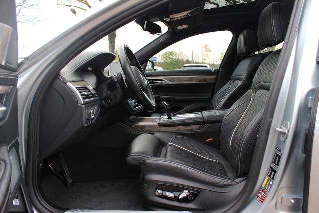 BMW 7-SERIE 745Le xDrive High Executive / Nieuwpr. ¤178.341 / Achterasbesturing / Schuifdak / 360Camera / Head-up / Softclose / Luchtvering / Nachtzicht / 20'' / Bowers&Wilkens / Volleder / Keyless / Stoelmassage / Stoelventilatie+
