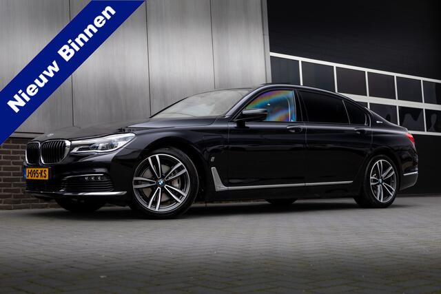 BMW 7-SERIE 740Le 327 pk xDrive iPerformance / Nieuwstaat/ Dealer.ond/ Bowers&Wilkins/ Achteras-Sturing/ Pano-dak/ Head-Up/ Keyless/ Lucht-Vering/ Nappa-Leder/ Soft-Close/ 19'' LMV