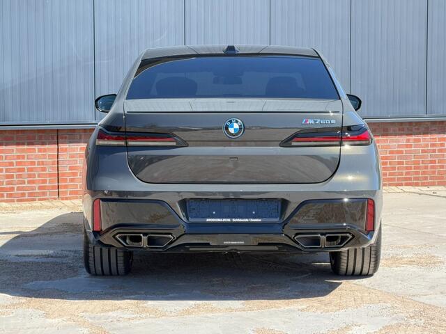 BMW 7-SERIE M760e xDrive M-Sport Skylounge / Bowers en Wilkins